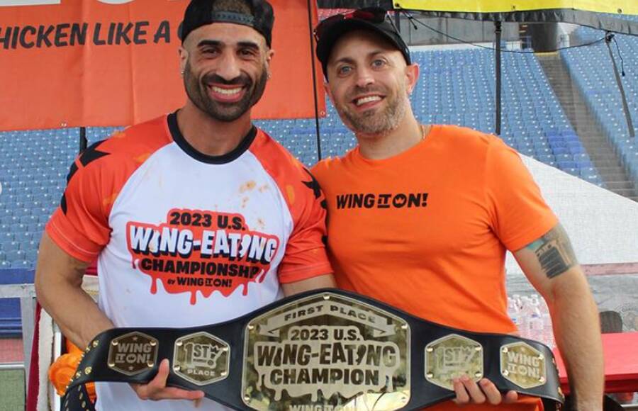 Aussie competitive eater James Webb is named 2023 US Wing-Eating Champion. Picture by @wingiton via Instagram