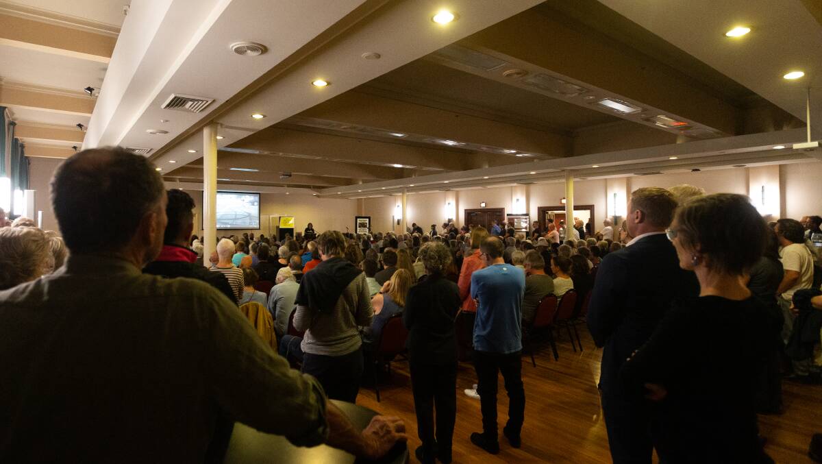 The crowd at a community meeting held about Supercars. Picture by Jonathan Carroll