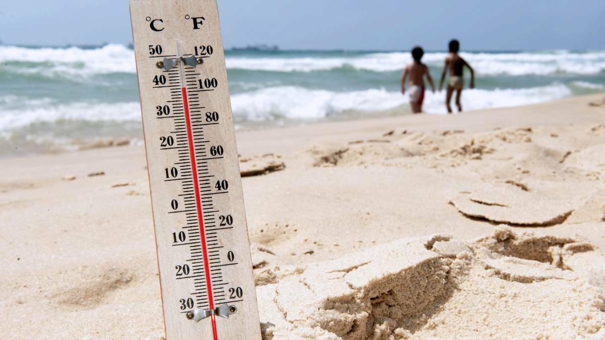 Heat stroke warning as mercury forecast to hit 40s