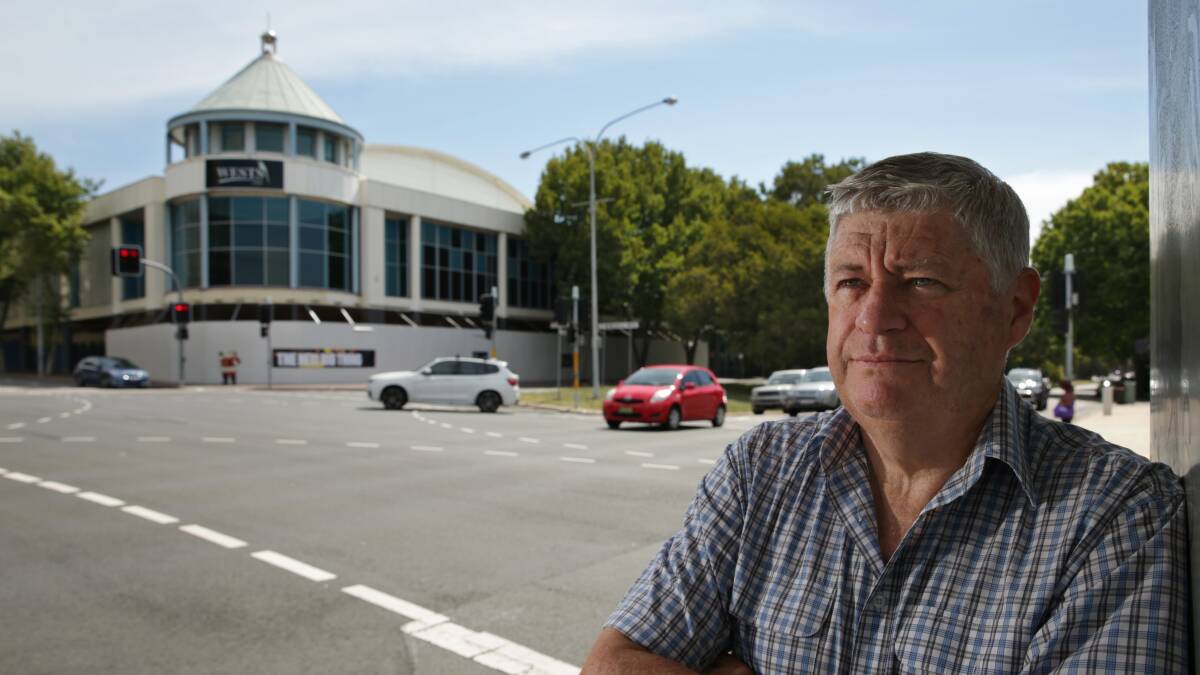 Retired Hamilton Station Officer Ken Iles said the timing of the quake - during the day, a bus strike and school holidays - reduced the number of possible casualties. Picture: Simone De Peak

