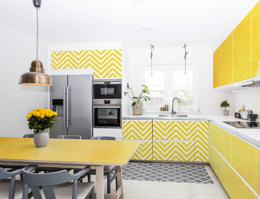 When you useyellow on a larger surface, e.g. walls, cabinet doors or kitchen countertops, the kitchen will become bright and optimistic. 