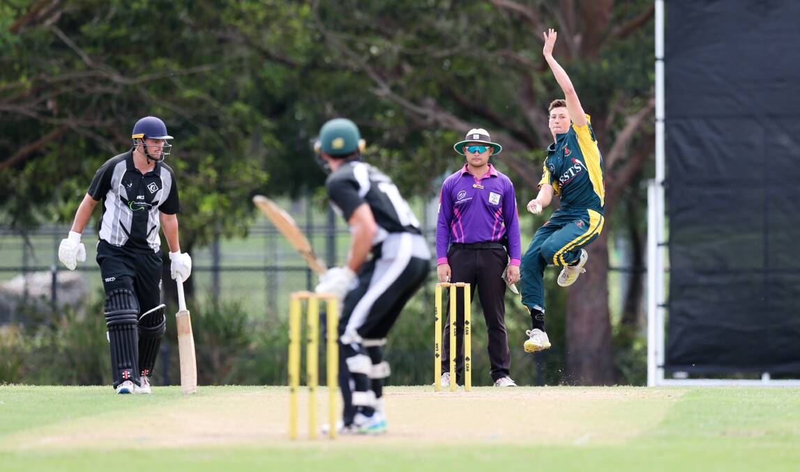 Jeremy Nunan bowling for the Rosellas in a T20 Summer Bash quarter-final at Harker Oval on Sunday. Picture by Jonathan Carroll