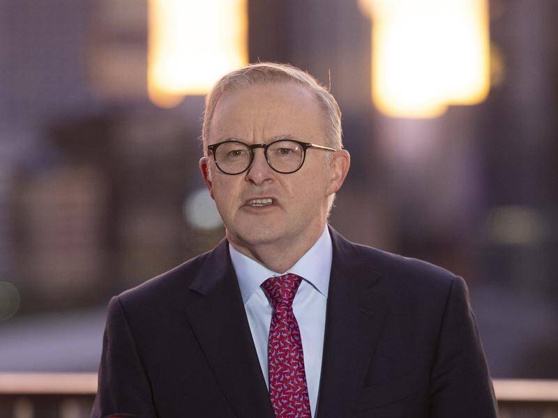 Anthony Albanese will host a cabinet meeting in Perth two days before he reveals the referendum date (Matt Jelonek/AAP PHOTOS)