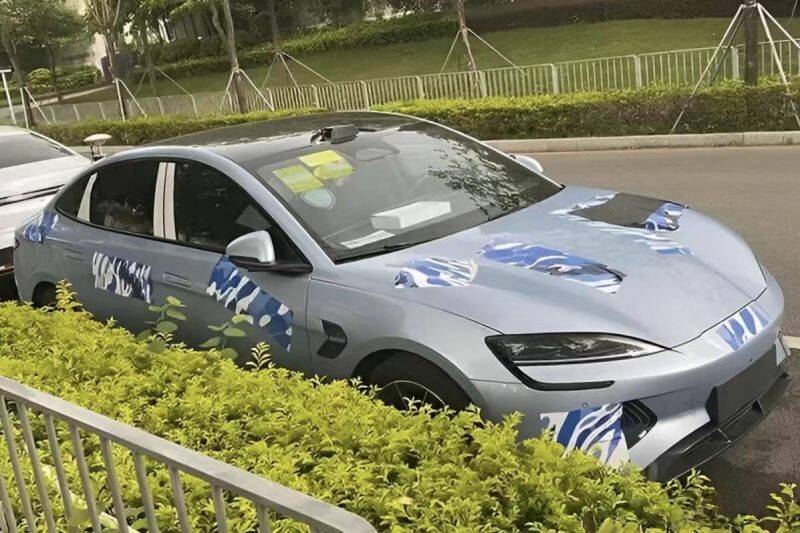 2025 BYD Seal spied testing with updated tech in China