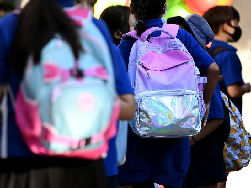 NSW parents have been told to watch for signs of gastro among children ahead of school returning. (Bianca De Marchi/AAP PHOTOS)
