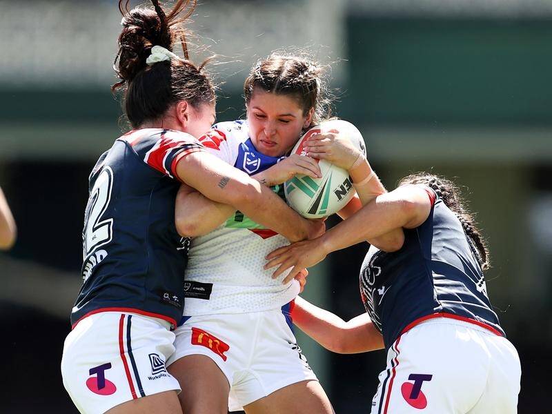 Bobbi Law (c) has left Newcastle to join St George Illawarra in the NRLW's first signing of 2023. (Brendon Thorne/AAP PHOTOS)
