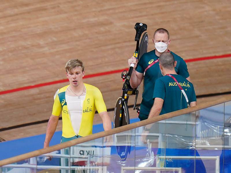 A snapped handlebar meant a high-speed crash for Alex Porter at the Tokyo Olympics. Photo: Danny Lawson/AAP PHOTOS