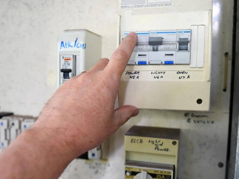 Critics of the government's power bill relief argue the scheme should be means tested. (Jono Searle/AAP PHOTOS)
