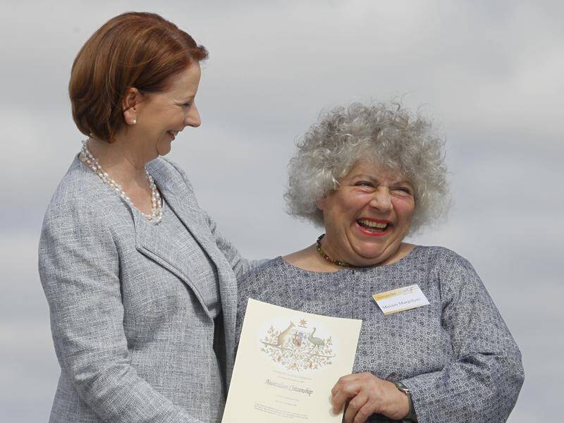 Harry Potter star Miriam Margolyes (right) became an Australian citizen in 2013. (Lukas Coch/AAP PHOTOS)