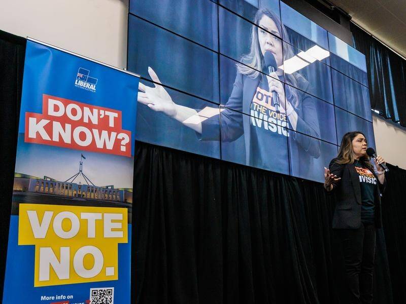 A poll shows support for the 'no' vote in the voice referendum has risen to 53 per cent. (Richard Wainwright/AAP PHOTOS)