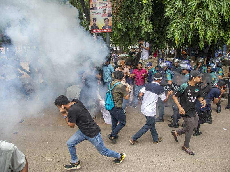 Protests have escalated since clashed on the campus of Dhaka University on Monday.. Photo: EPA PHOTO